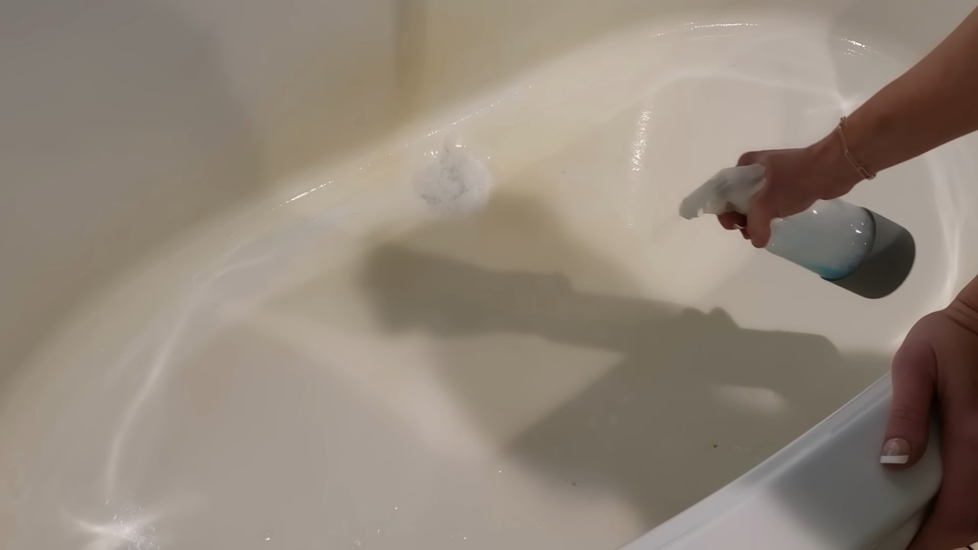 DIY Badreiniger Essig Spülmittel