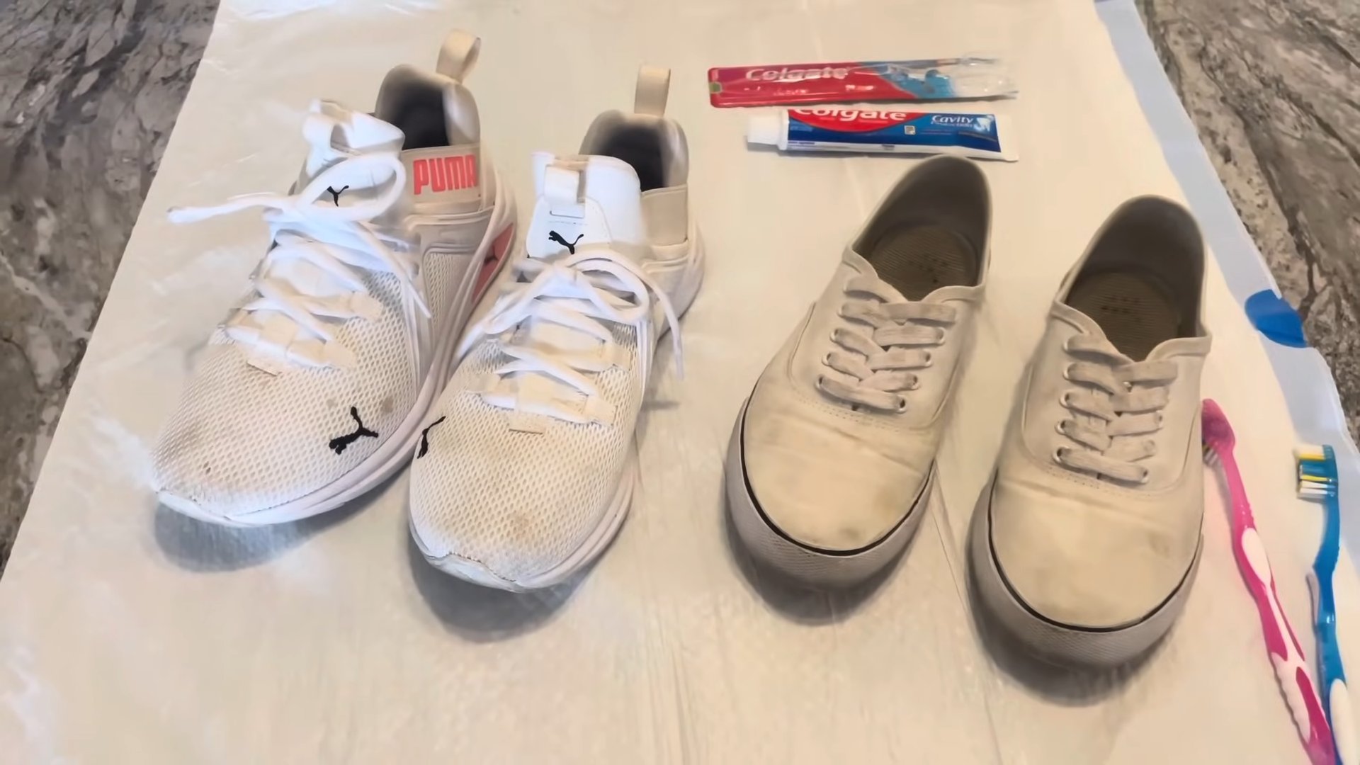 Sneaker mit Zahnpasta reinigen