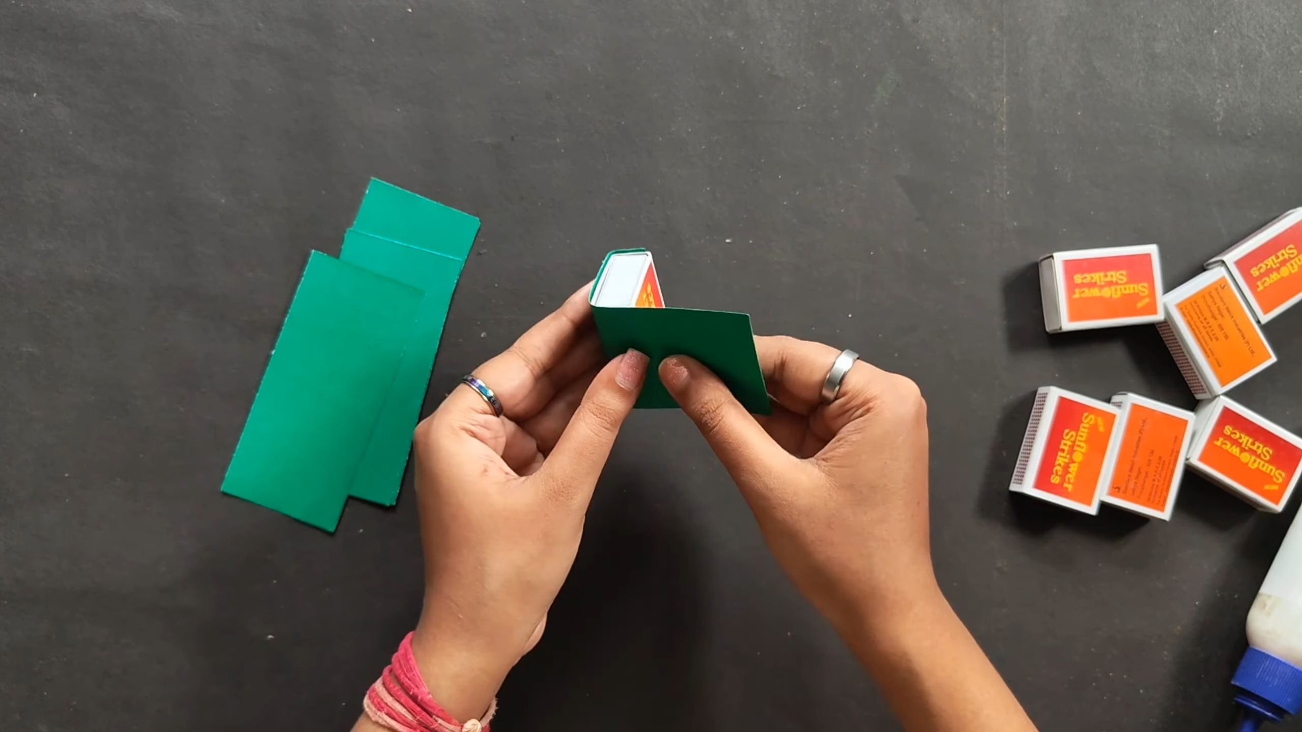 DIY Wanddeko aus Karton